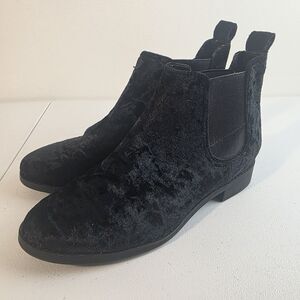Toms Boots Womens 6.5 Ella Chelsea Black Velvet Pull On Casual Comfort Ankle Top